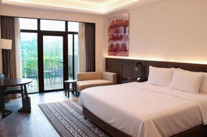 Superior Deluxe Room - Lake-View (Double Bed) | Desk, iron/ironing board, rollaway beds, bed sheets