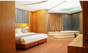 1 bedroom, desk, bed sheets