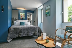 Dobbeltrom, balkong, fjellutsikt | Strykejern/-brett, wi-fi (inkludert) og sengetøy