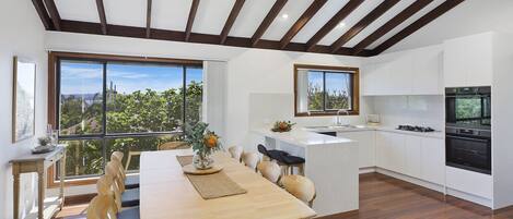 Micro-ondes, four, plaque de cuisson, lave-vaisselle