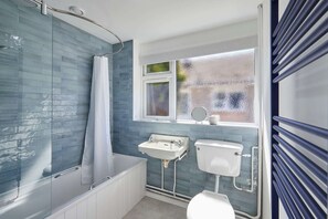 Studio, Accessible | 2 bedrooms, desk - Host Stay Park View (Thetford)