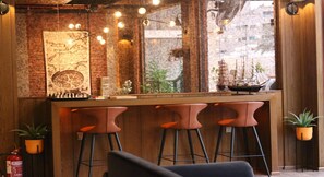 Bar (en el alojamiento)