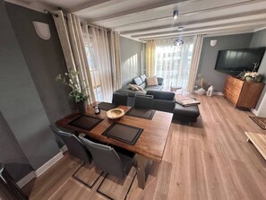 Apartamento, 2 habitaciones, balcón, vistas al jardín | Sala de estar