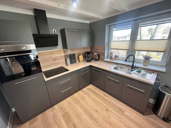 Huoneisto, 2 makuuhuonetta, parveke, näköala puutarhaan | Sisätilat