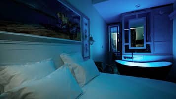 Romantic Apartment, City View | Premium bedding, pillowtop beds, soundproofing, iron/ironing board