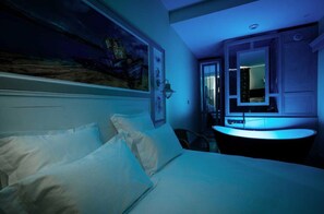 Romantic Apartment, City View | Premium bedding, pillowtop beds, soundproofing, iron/ironing board