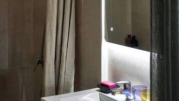 Hair dryer, towels
