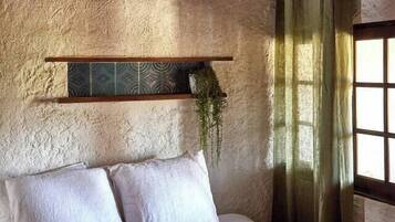 1 bedroom, iron/ironing board, internet, bed sheets