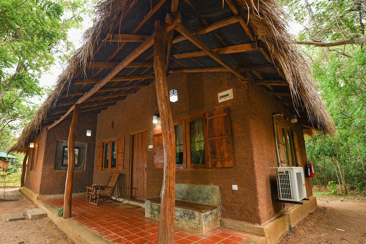 Chalet | Individually decorated, individually furnished, iron/ironing board