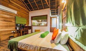 Tree Cottage | Individually decorated, individually furnished, iron/ironing board - The Other Corner - Habarana (Habarana)