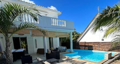 Villa Mahé with pool and sea view