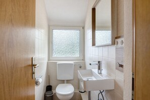 Bruser, hårtørrer, håndklæder