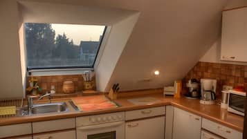 Kühlschrank, Mikrowelle, Geschirrspüler