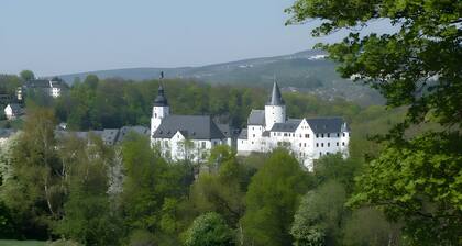 Ferienwohnung 'Böhme' mit Bergblick, privater Terrasse und Wi-Fi