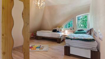 3 bedrooms, iron/ironing board, free WiFi, bed sheets