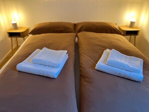 2 habitaciones, wifi gratis y ropa de cama 