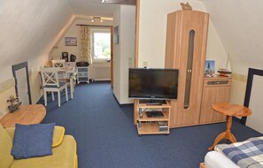 Télévision, lecteur de DVD, chaîne hi-fi