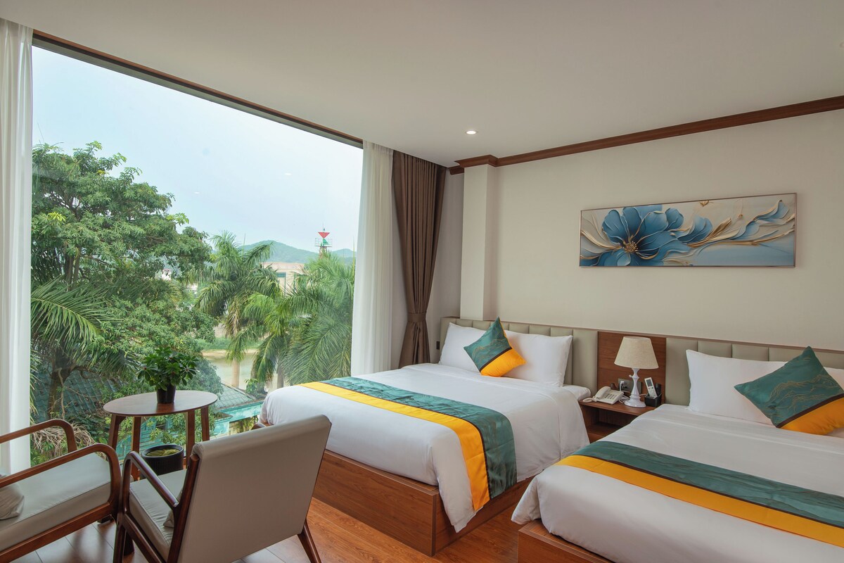Deluxe Double or Twin Room, City View | Soundproofing, WiFi (free), bed sheets
