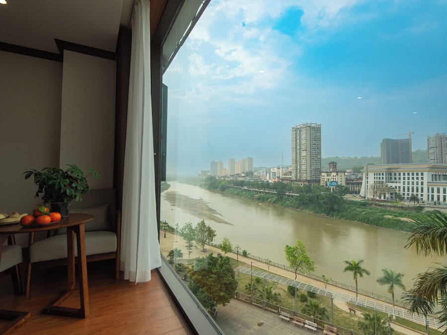 Soundproofing, free WiFi, bed sheets