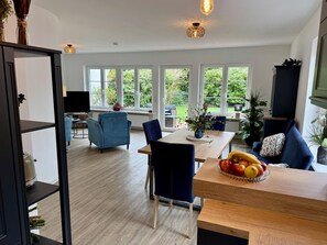 Dining - Nala's Hüs - Beautiful house for 6 pers. with terrace, parking lot, WLAN. (Westerland)