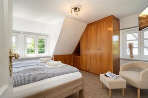 3 bedrooms, iron/ironing board