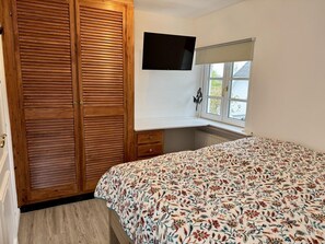 3 bedrooms, iron/ironing board
