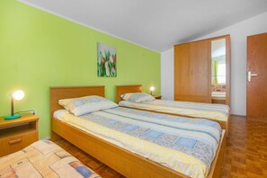 2 chambres, fer et planche à repasser, accès Internet