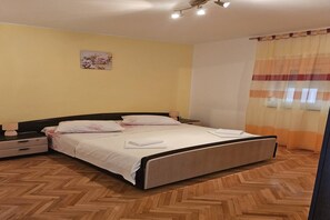 1 dormitorio, tabla de planchar con plancha, wifi gratis