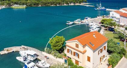 One bedroom apartment with a sea view