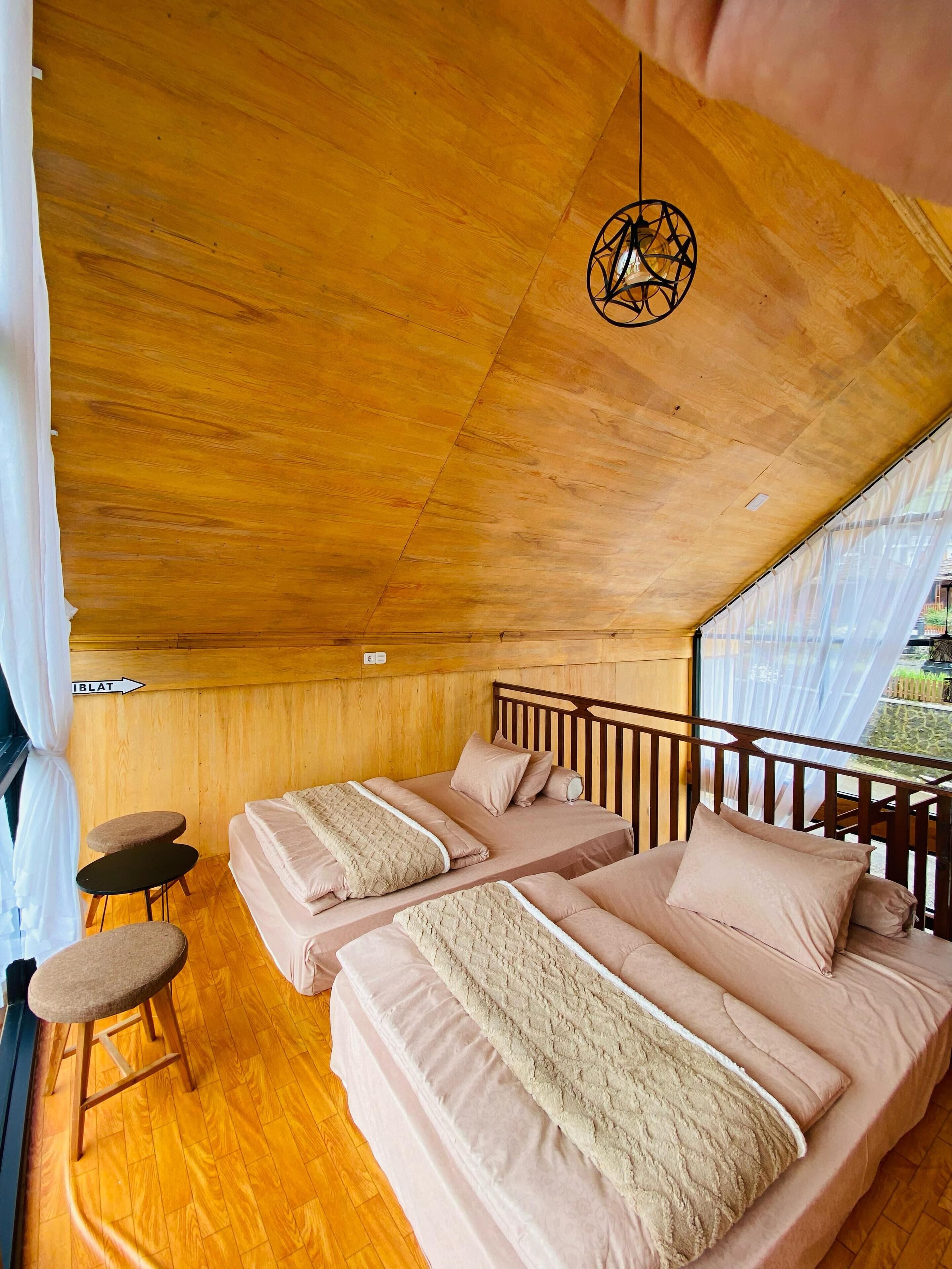 Soundproofing, free WiFi