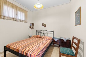Classic-Apartment, Terrasse, Meerseite | 2 Schlafzimmer, Schreibtisch, laptopgeeigneter Arbeitsplatz