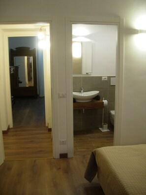 3 soverom, strykejern/-brett, wi-fi og sengetøy