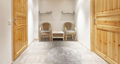 3BR Holiday Apt. with Sauna