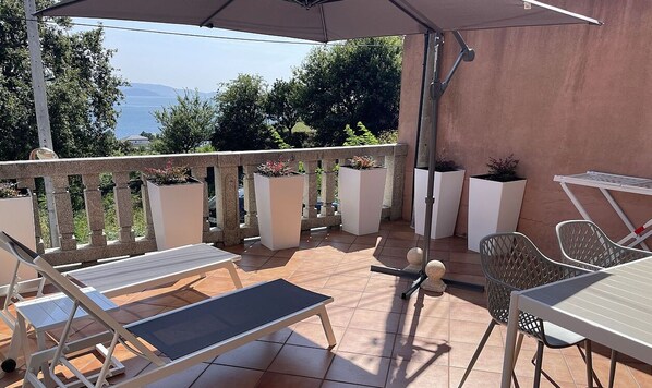 Terrace/patio - Jo's Studio - Your oasis of calm in Cangas de Morrazo (Cangas)