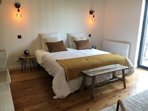 2 chambres, lit parapluie, Wi-Fi, draps fournis