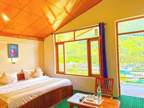 Habitació estàndard, balcó | Escriptori i wifi gratuïta 