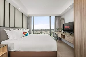 Superior Apartment, 3 Bedrooms, Kitchen, City View