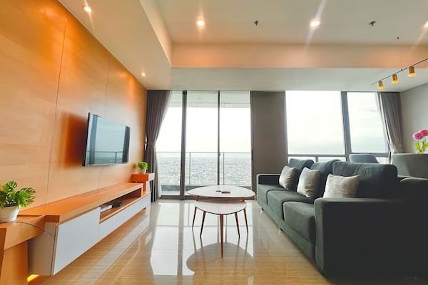 Superior Apartment, 2 Bedrooms, Kitchen, City View | Desk, laptop workspace, blackout drapes, soundproofing