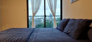 高級公寓, 2 間臥室, 廚房, 城市景觀 | 書桌、筆電工作空間、隔音