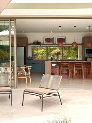 Interior - New, stylish, 3 bedroom home, with infinity pool and Table Mountain views (Cape Town)