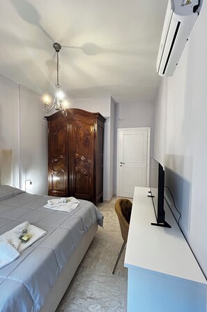 2 slaapkamers, een strijkplank/strijkijzer, reisbedje, wifi