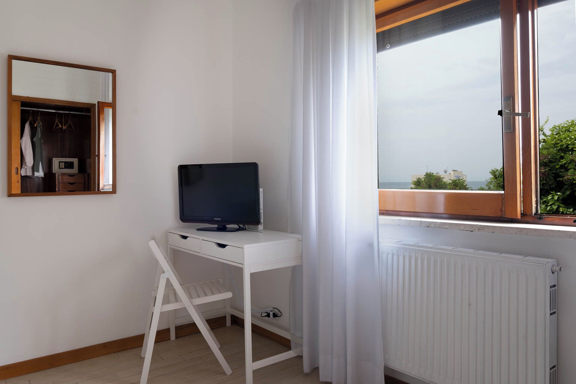 Standard-Doppel- oder -Zweibettzimmer | Zimmersafe, Babybetten, kostenloses WLAN, Bettwäsche