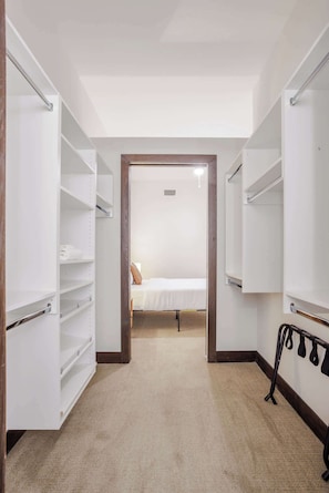 1 chambre, bureau, fer et planche à repasser, Wi-Fi