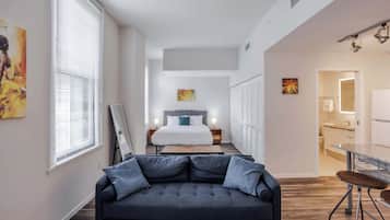 Een televisie en een kantoor