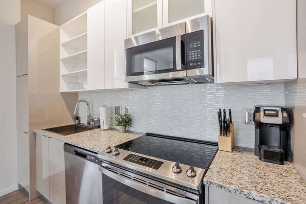 Fridge, microwave, oven, stovetop