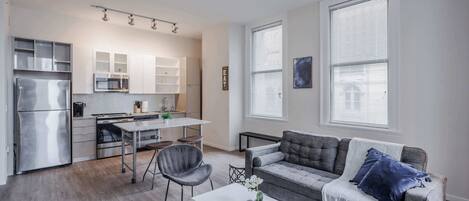 Téléviseur, bureau