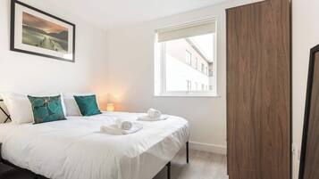 1 bedroom, desk, iron/ironing board, WiFi