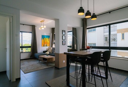 Chic City Center Stay With Stunning View