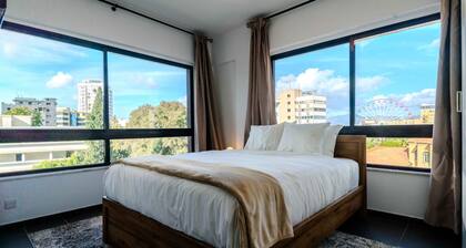 Chic City Center Stay With Stunning View