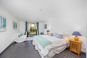 4 makuuhuonetta, silitysrauta/-lauta, Wi-Fi, vuodevaatteet